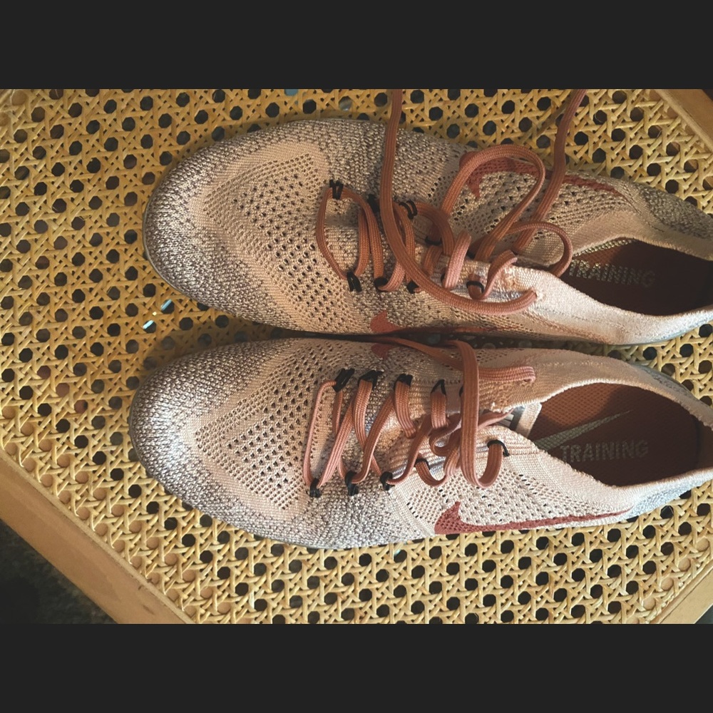 Brand new ⭐️⭐️Women’s Nike Fit